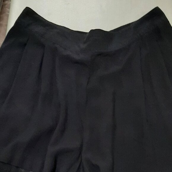 Black lightweight, pull on flowing dress shorts, Vicose Rayon, Juniors XL, EUC - Picture 4 of 5